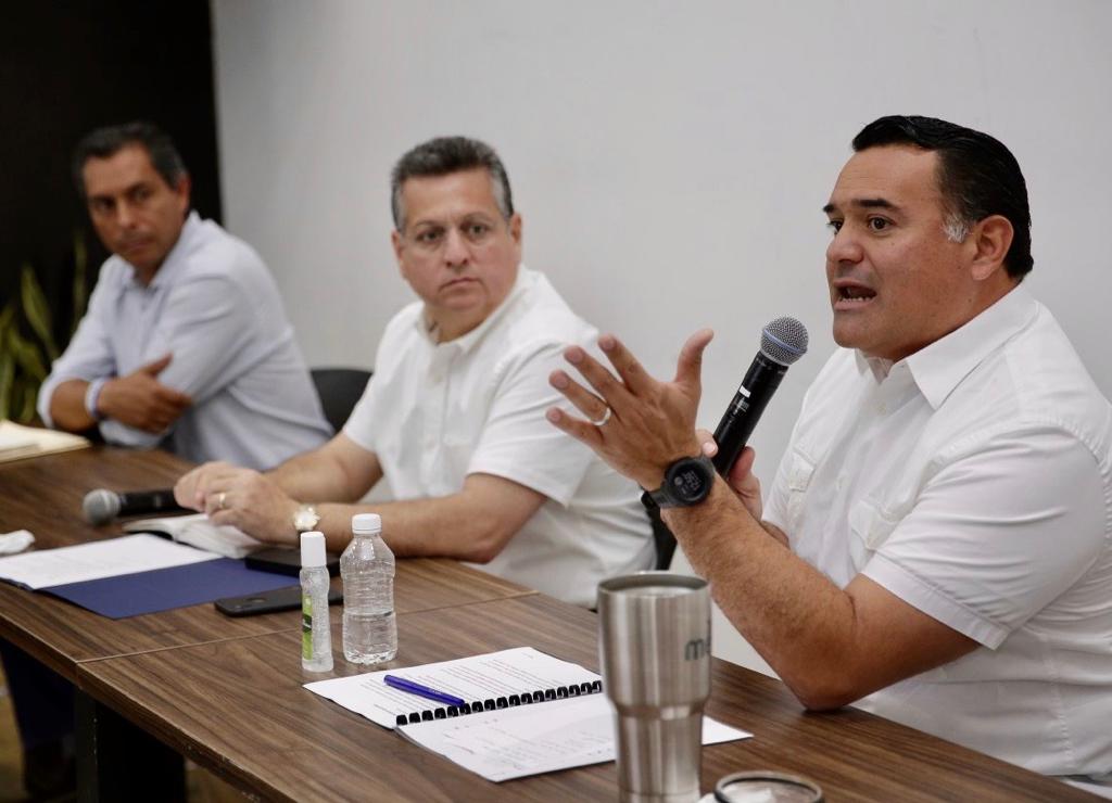 El alcalde Renán Barrera  presenta a  regidores  medidas para prevenir el COVID-19