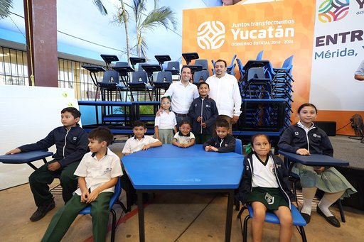 Mobiliario nuevo mejoran la experiencia educativa de alumnos yucatecos