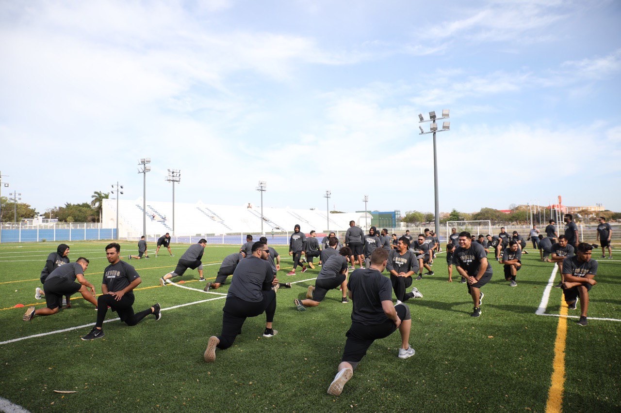 Los Leones de Yucatán entrenan en el renovado «Salvador Alvarado”