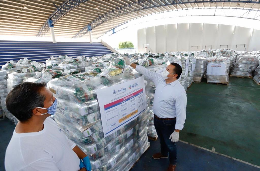 Renán Barrera supervisa almacenamiento de apoyos alimentarios