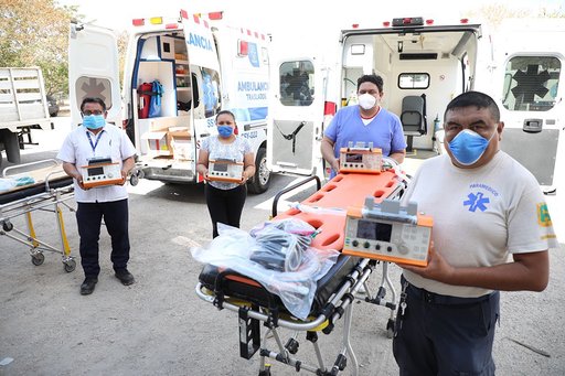 Equipan ambulancias con ventiladores para pacientes con coronavirus