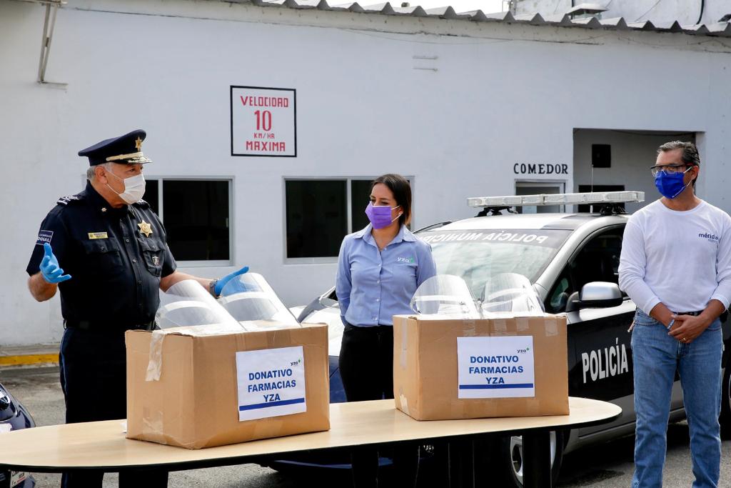 Farmacias YZA dona 400 caretas para policías municipales