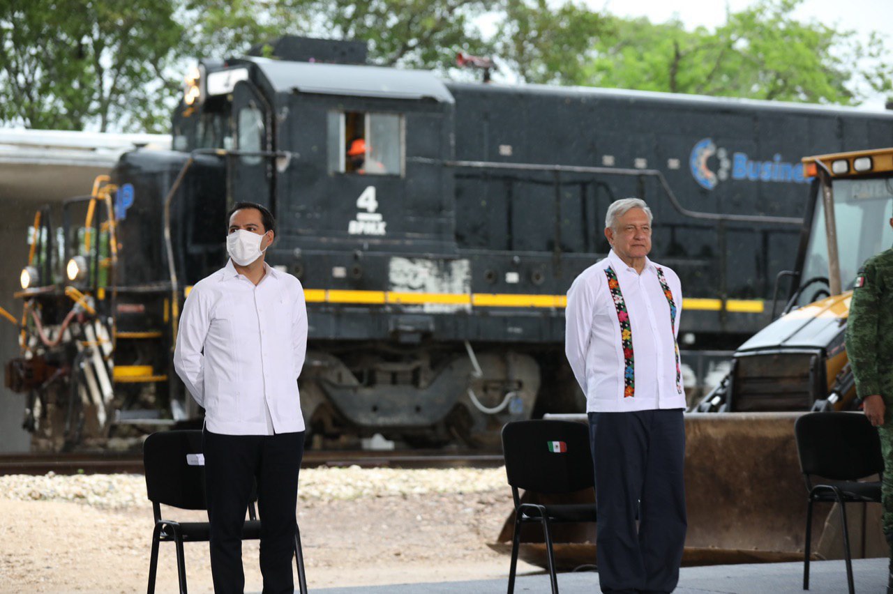 El presidente López Obrador y  Mauricio Vila dan el banderazo del Tren Maya en Yucatán