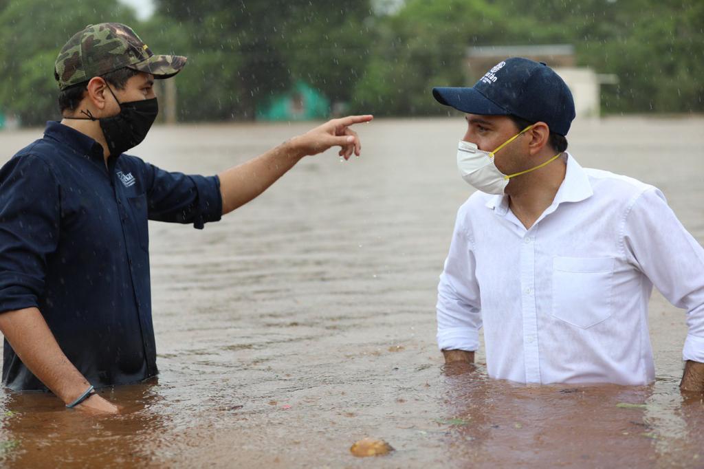 Recorre Vila comunidades del sur inundadas por “Cristóbal“