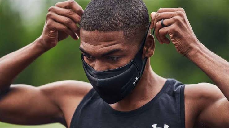 Cubrebocas ‘anti Covid-19’ de Under Armour se agota en una hora