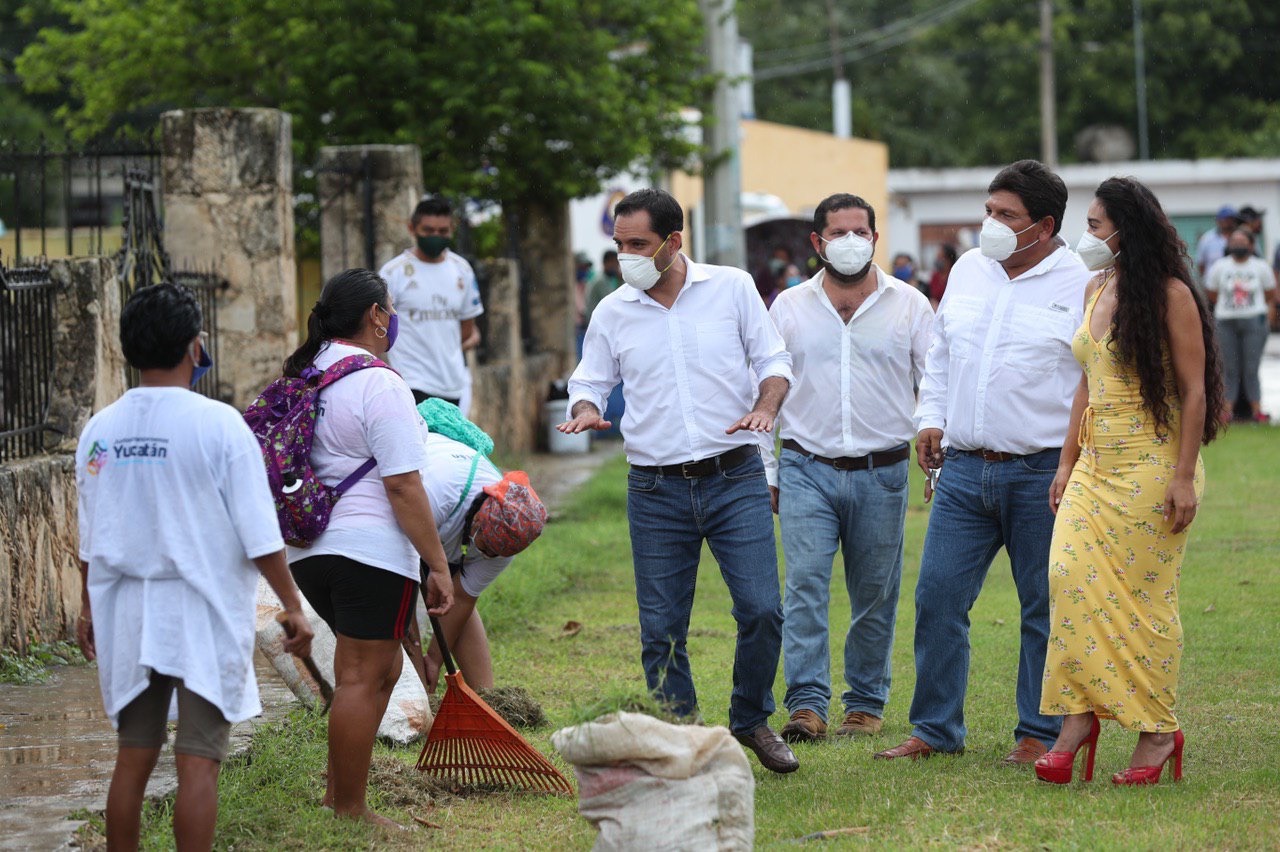 Mauricio Vila lleva apoyos a Chumayel y Cantamayec