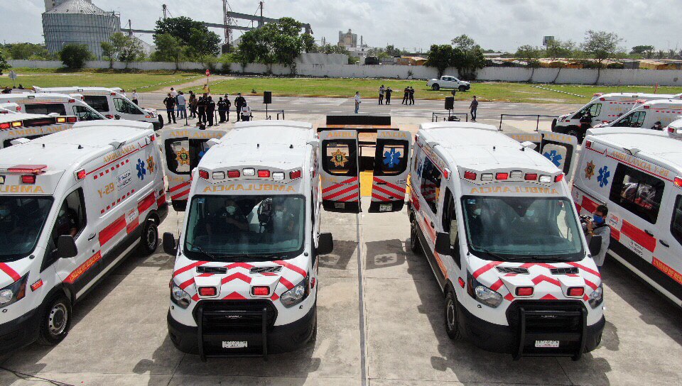 Vila entrega 12  ambulancias a la SSP para traslado de pacientes con coronavirus