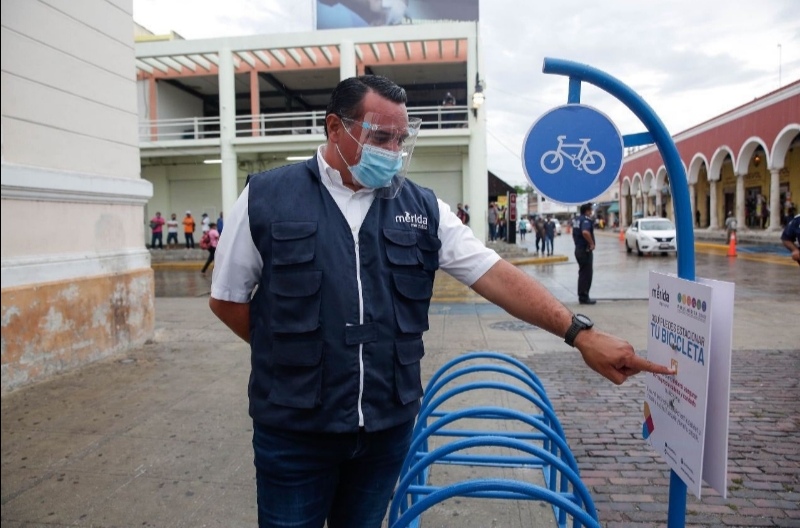 Instalan estacionamientos gratuitos para bicicletas en el Centro