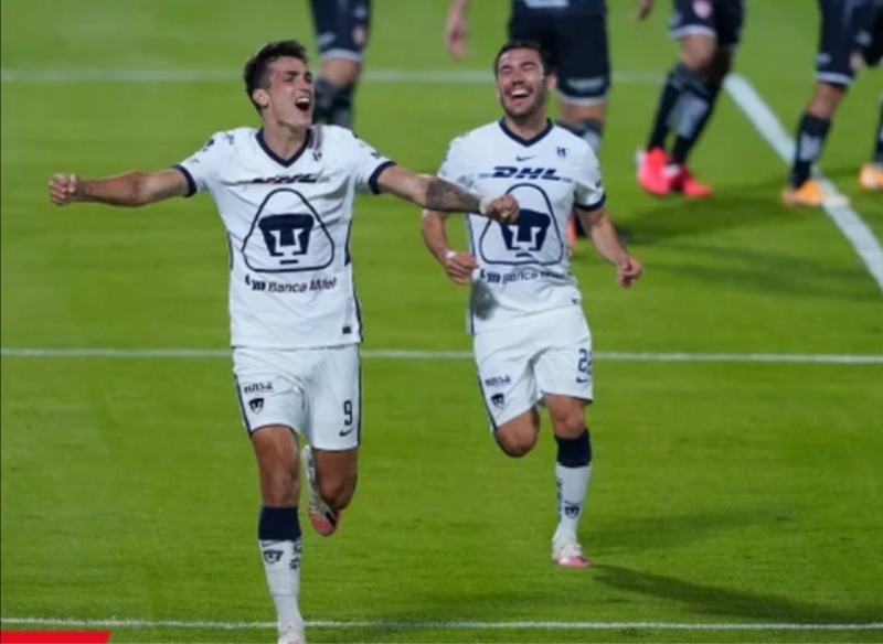 Con 10, Pumas rescata el empate ante el Necaxa