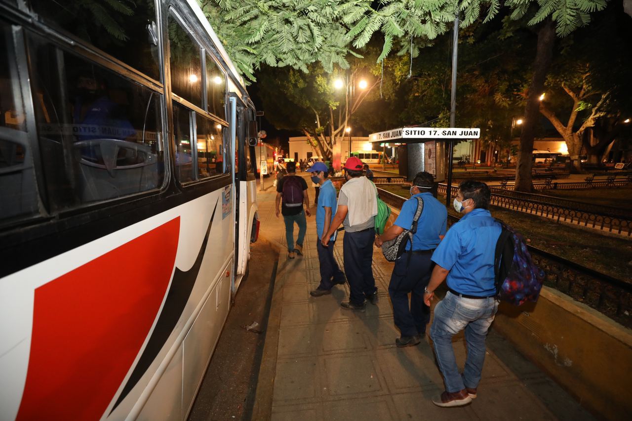 Buen flujo de pasajeros y dinámica de transporte al reanudarse actividades este lunes