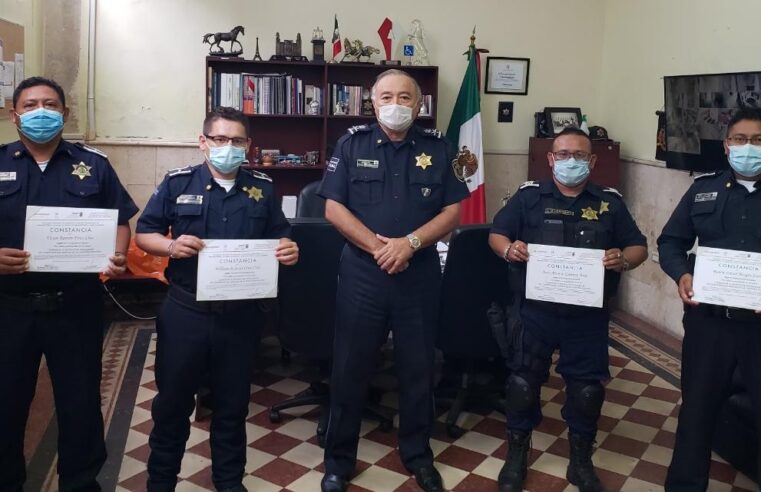 Entregan constancias de evaluadores a Policías Municipales de Mérida