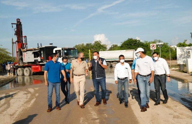 El alcalde y vecinos de “Las Américas” ponen en marcha la rehabilitación de calles