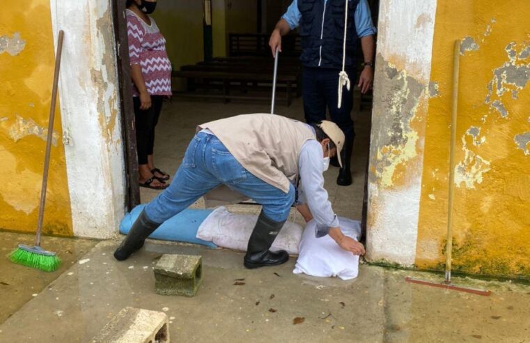 El alcalde supervisa labores de desagüe en comisarías afectadas por las lluvias