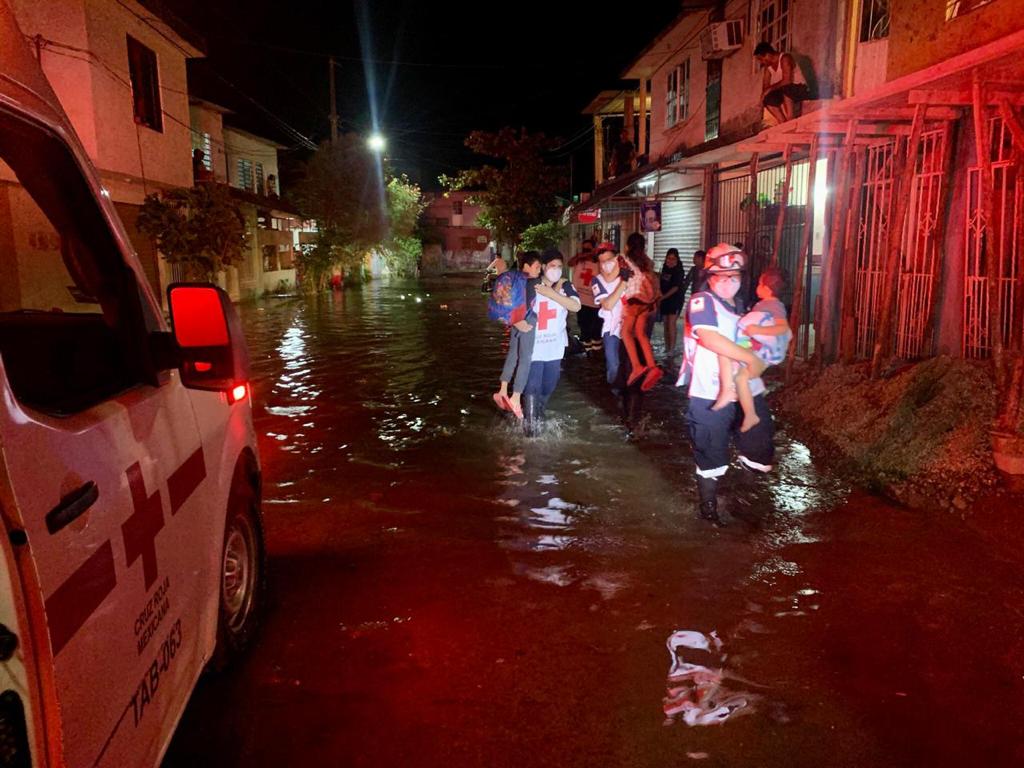 Cruz Roja envía ayuda humanitaria a Chiapas y Tabasco tras inundación