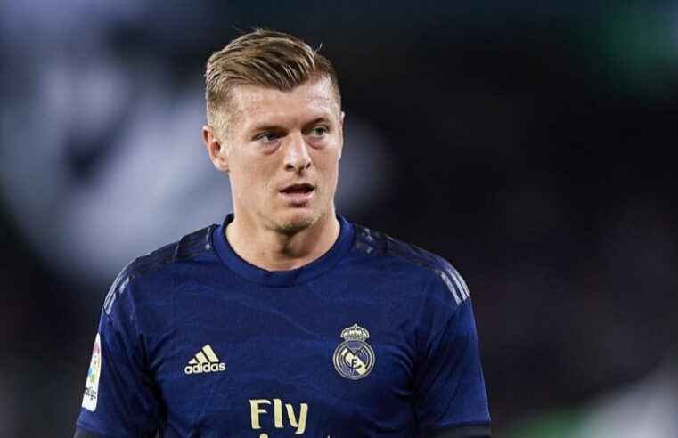 Toni Kroos dice que los futbolistas son títeres de la FIFA y de la UEFA