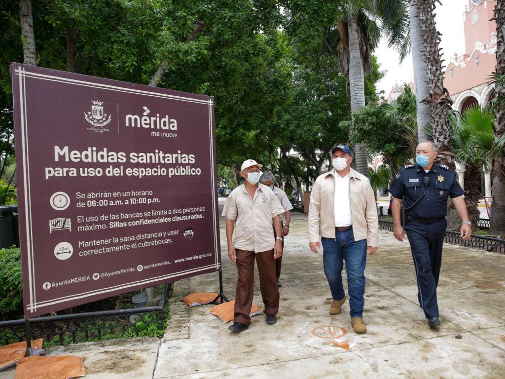 El alcalde supervisa la reapertura de la Plaza Principal