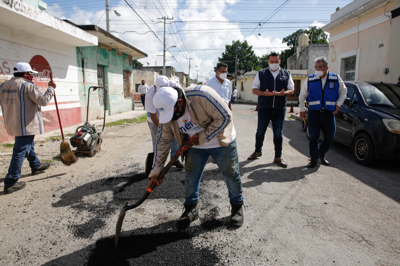 El Ayuntamiento refuerza acciones de bacheo y mantenimiento vial en la ciudad