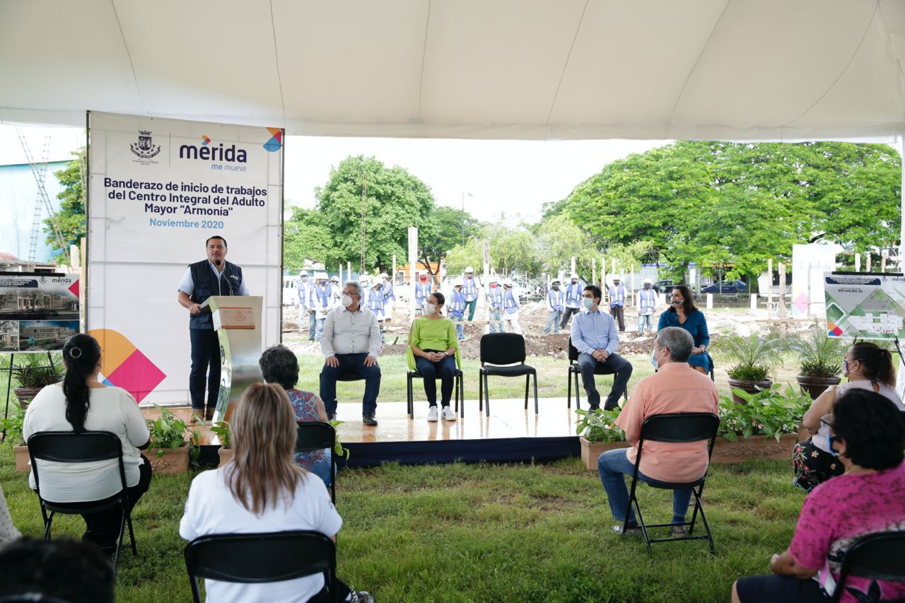 Banderazo de nicio de obras del Centro del Adulto Mayor “Armonía”,