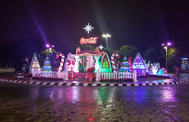 Empresas se unen al decorado navideño de Mérida