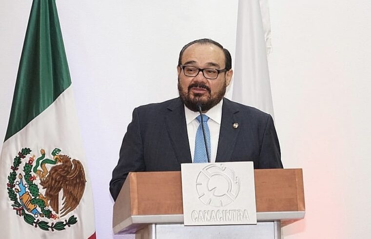 Reconocen empresarios labor legislativa de Ramírez Marín