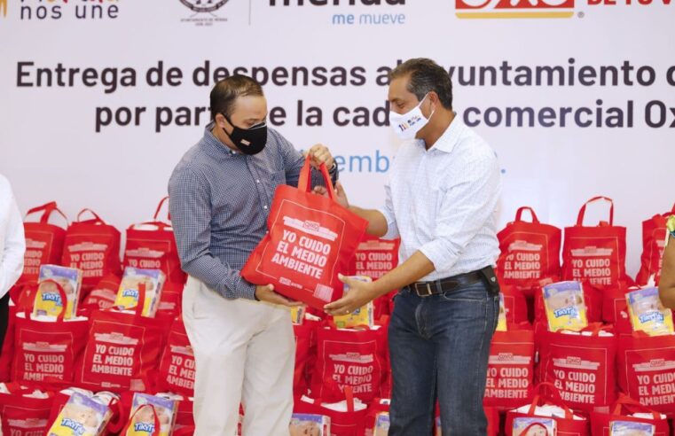 Oxxo dona al Ayuntamiento paquetes alimentarios y pañales