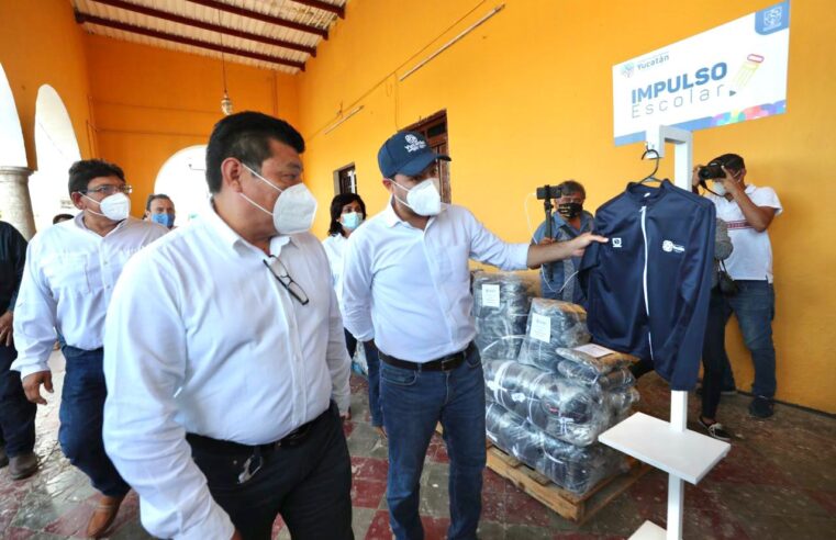 Distribuyen chamarras del programa “Impulso Escolar” a estudiantes de primaria