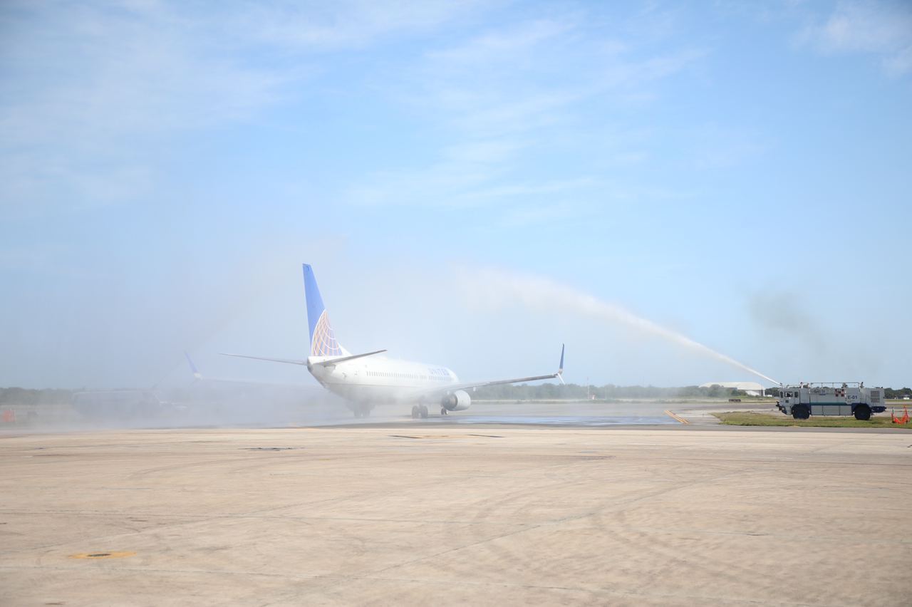 Anuncian nuevo vuelo Mérida- Oakland