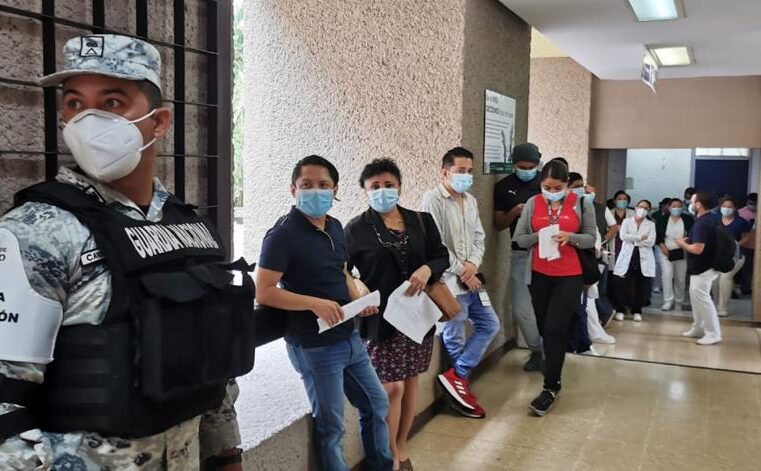Comienza el IMSS Yucatán a vacunar a su personal contra el Covid-19