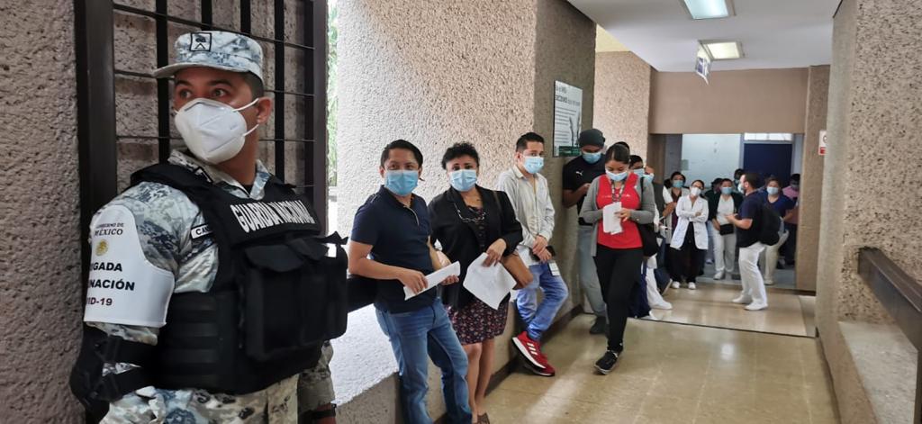 Comienza el IMSS Yucatán a vacunar a su personal contra el Covid-19