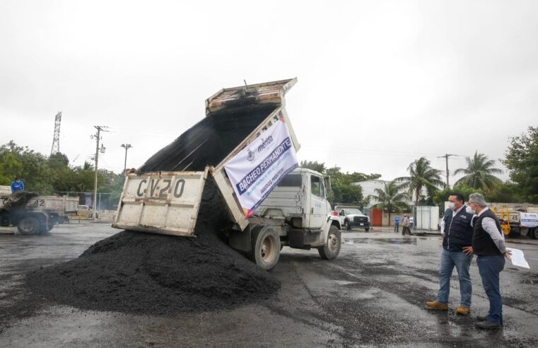 Ininterrumpida labor de bacheo del Ayuntamiento en Mérida