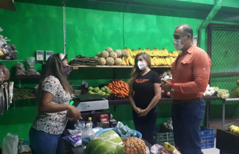 Calles a oscuras y deficiencias en el transporte público afectan a vecinos de Los Reyes