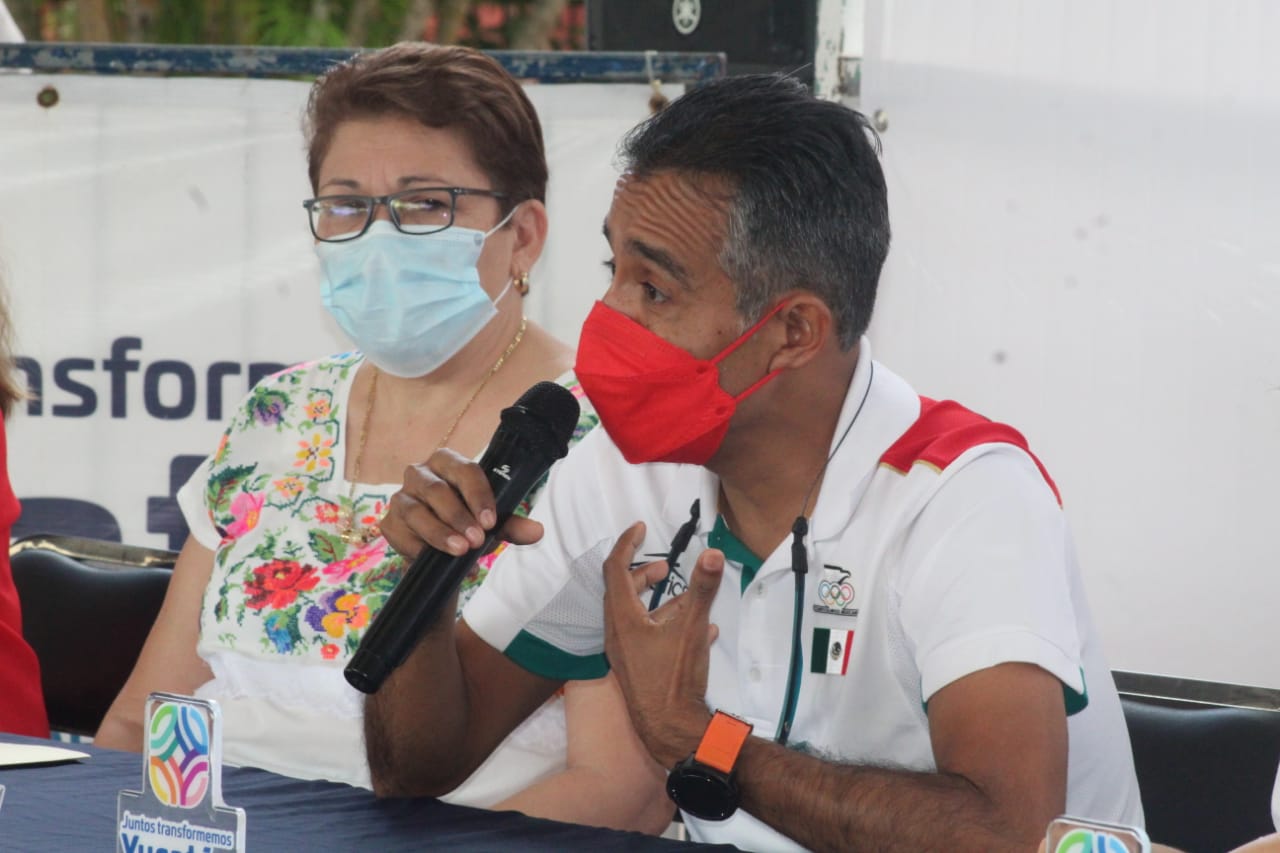 Alejandro Lemus tratará de romper récords de apnea en el cenote Ucil de Cenotillo