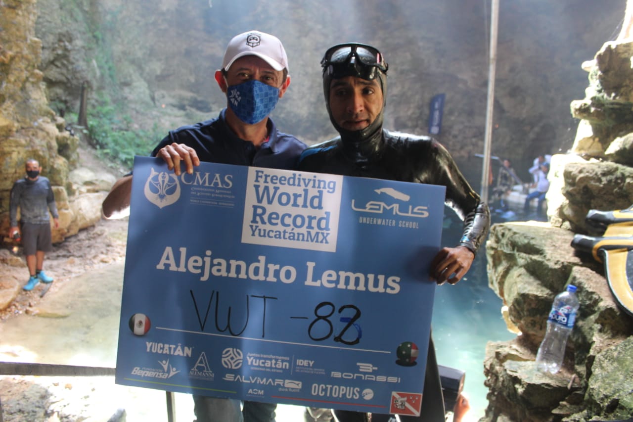 Desde Yucatán, el apneísta Alejandro Lemus rompe récord mundial