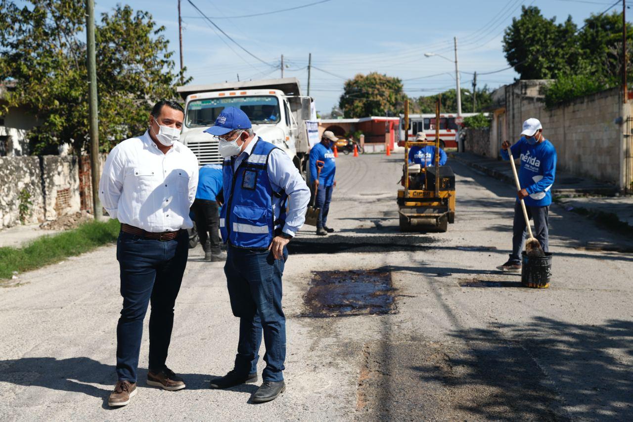 Renán Barrera asegura que no baja la guardia en materia de bacheo