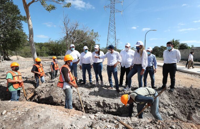 Mauricio Vila y el alcalde supervisan obras del Parque Metropolitano “Paseo Henequenes”