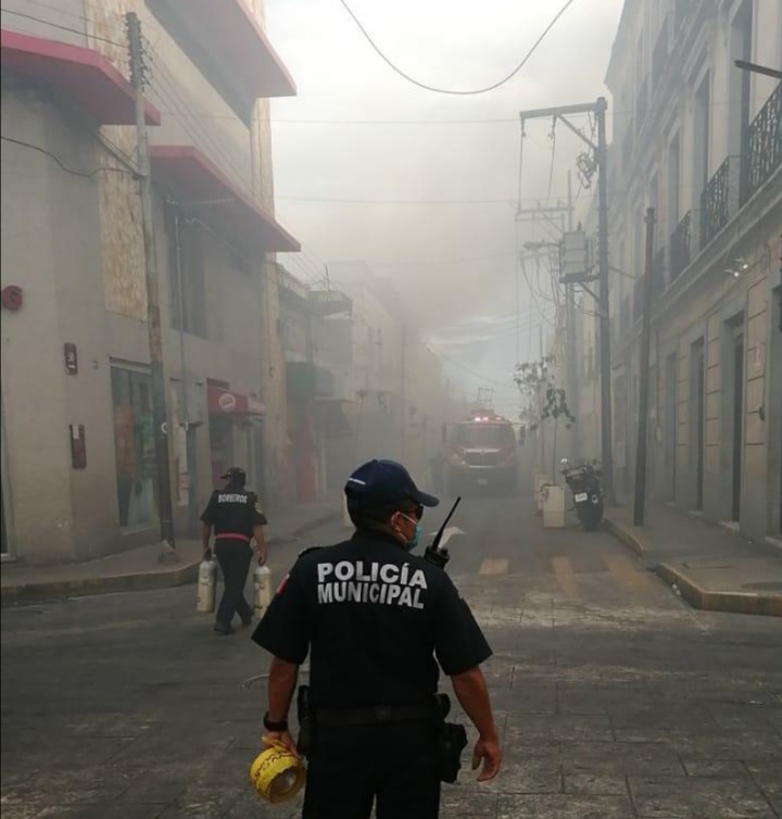 Incendio en «Salomón» movilizó a bomberos y policías