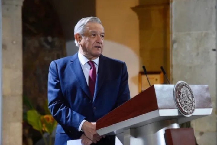 AMLO dice que México desarrolla su propia  vacuna y ya hasta nombre le escogió