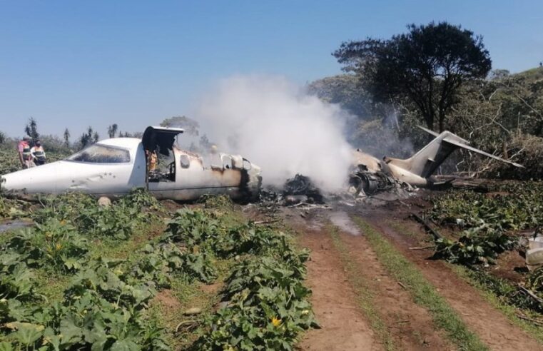 Se desploma avioneta de Sedena en Xalapa, Veracruz