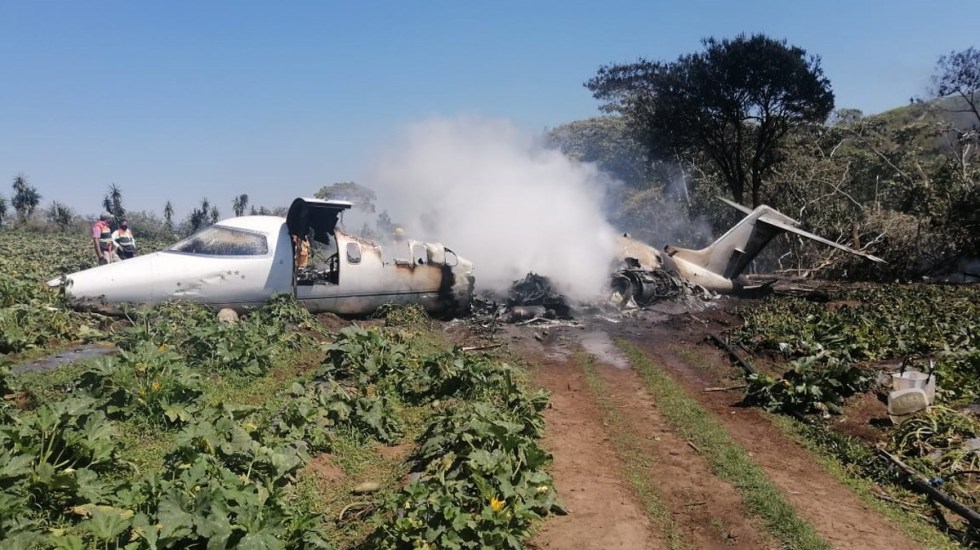 Se desploma avioneta de Sedena en Xalapa, Veracruz