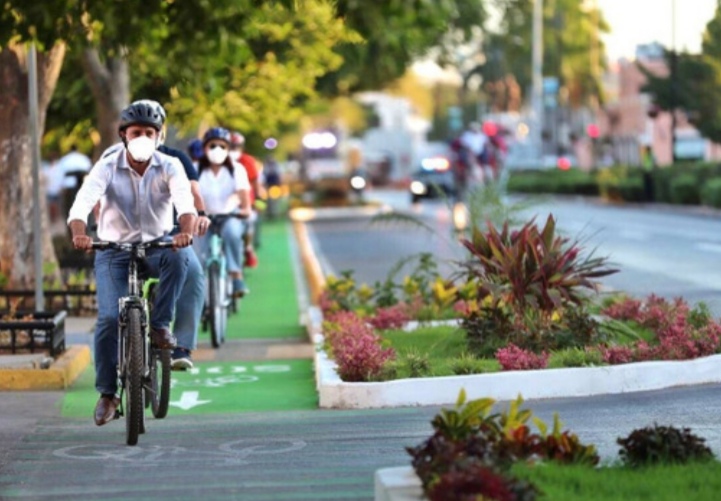 Entregan Mauricio Vila y Renán Barrera la ciclovía de Paseo de Montejo