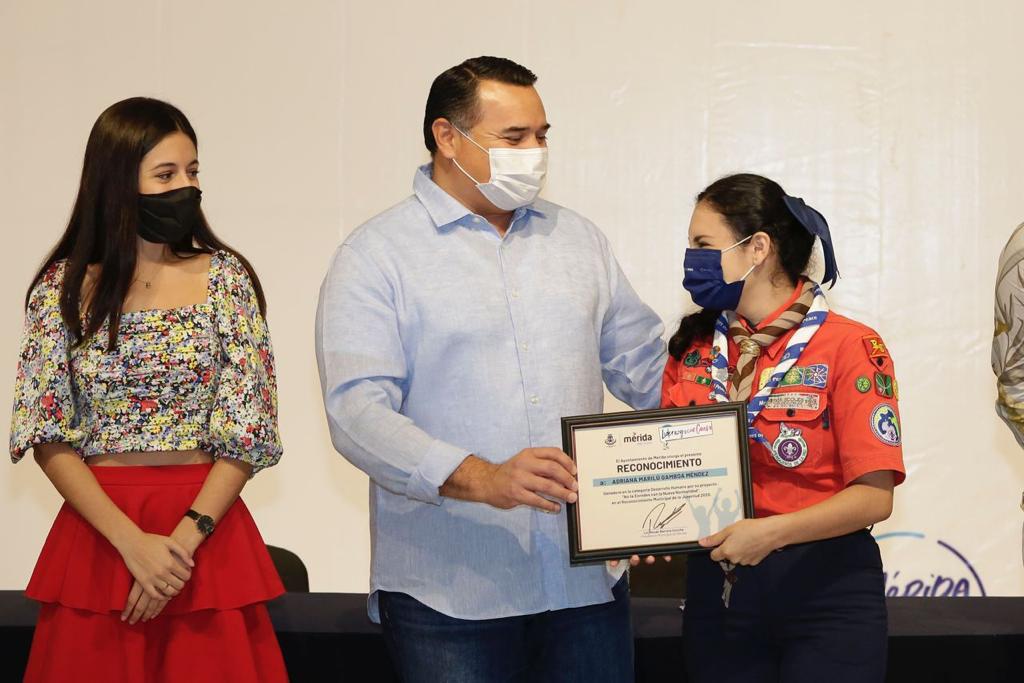 Reconocen el compromiso y labor de la juventud en la construcción de una Mérida de 10