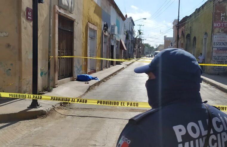 Lo encuentran muerto en una calle del centro de Mérida