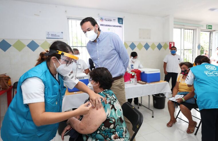 Adultos mayores de Tizimín y Maxcanú comenzaron a recibir la vacuna contra el Coronavirus