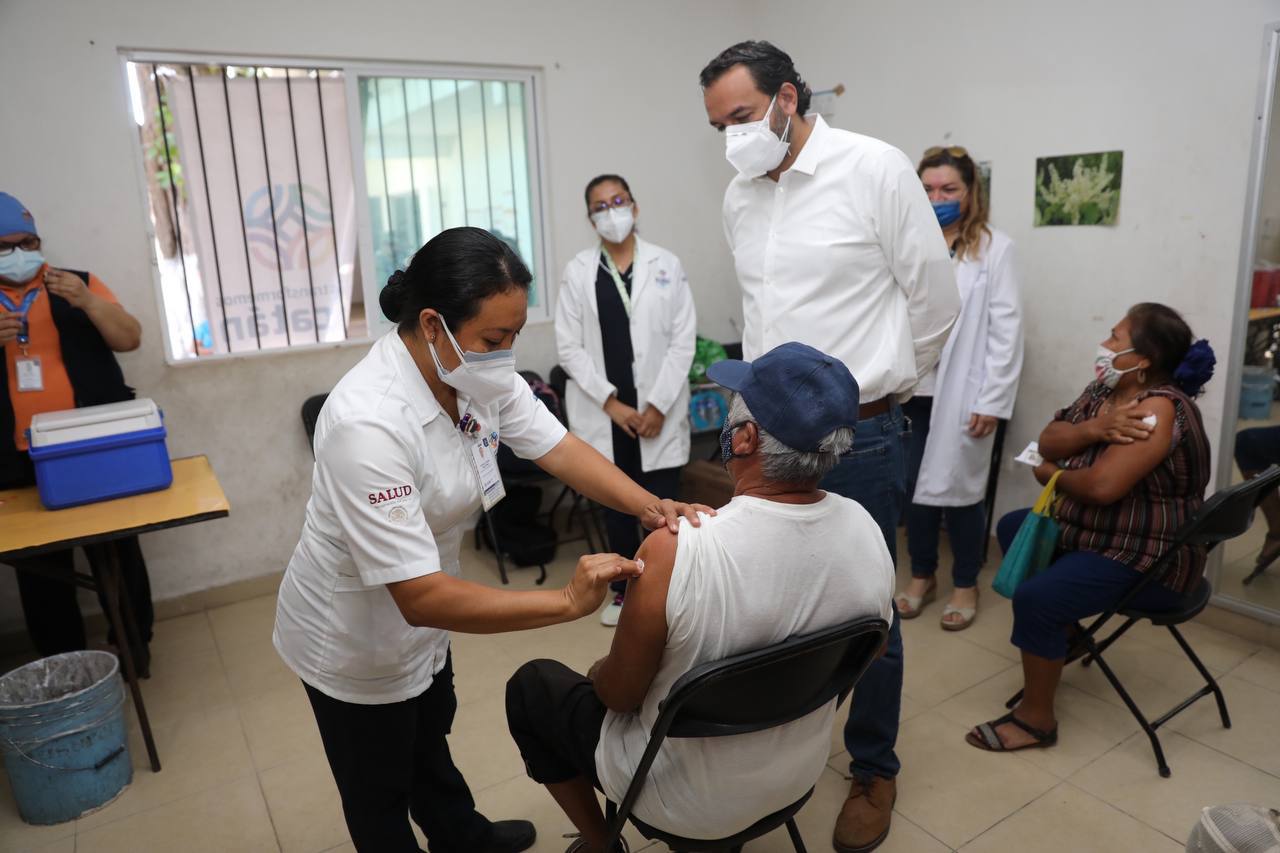 Adultos mayores de de Hunucmá, Akil y Río Lagartos ya están siendo vacunados