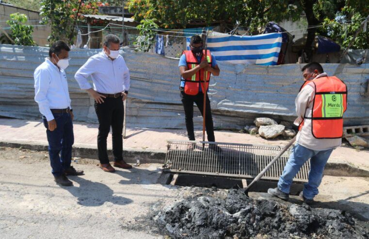 Ayuntamiento se prepara para la temporada de lluvias con la limpieza de calles y rejillas y el desazolve de pozos