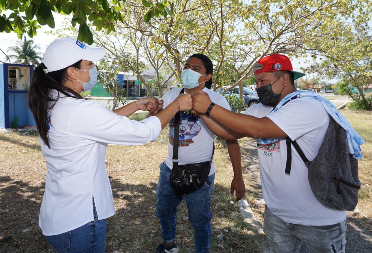 Karem Achach comprometida a transformar la política