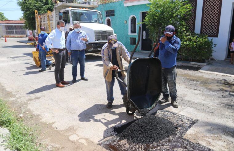 Cuadrillas municipales siguen trabajando en la rehabilitación de calles