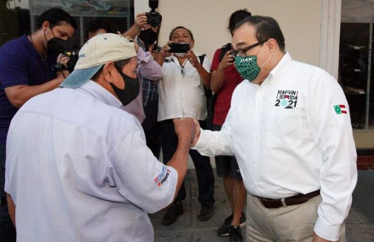 Tacos de cochinita en el madrugador inicio de campaña de Ramírez Marín