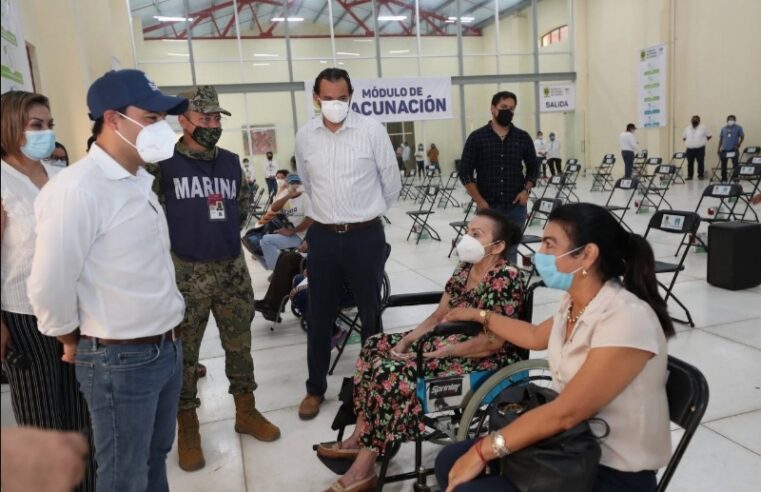 Adultos mayores de 99 municipios ya cuentan con la primera dosis de la vacuna