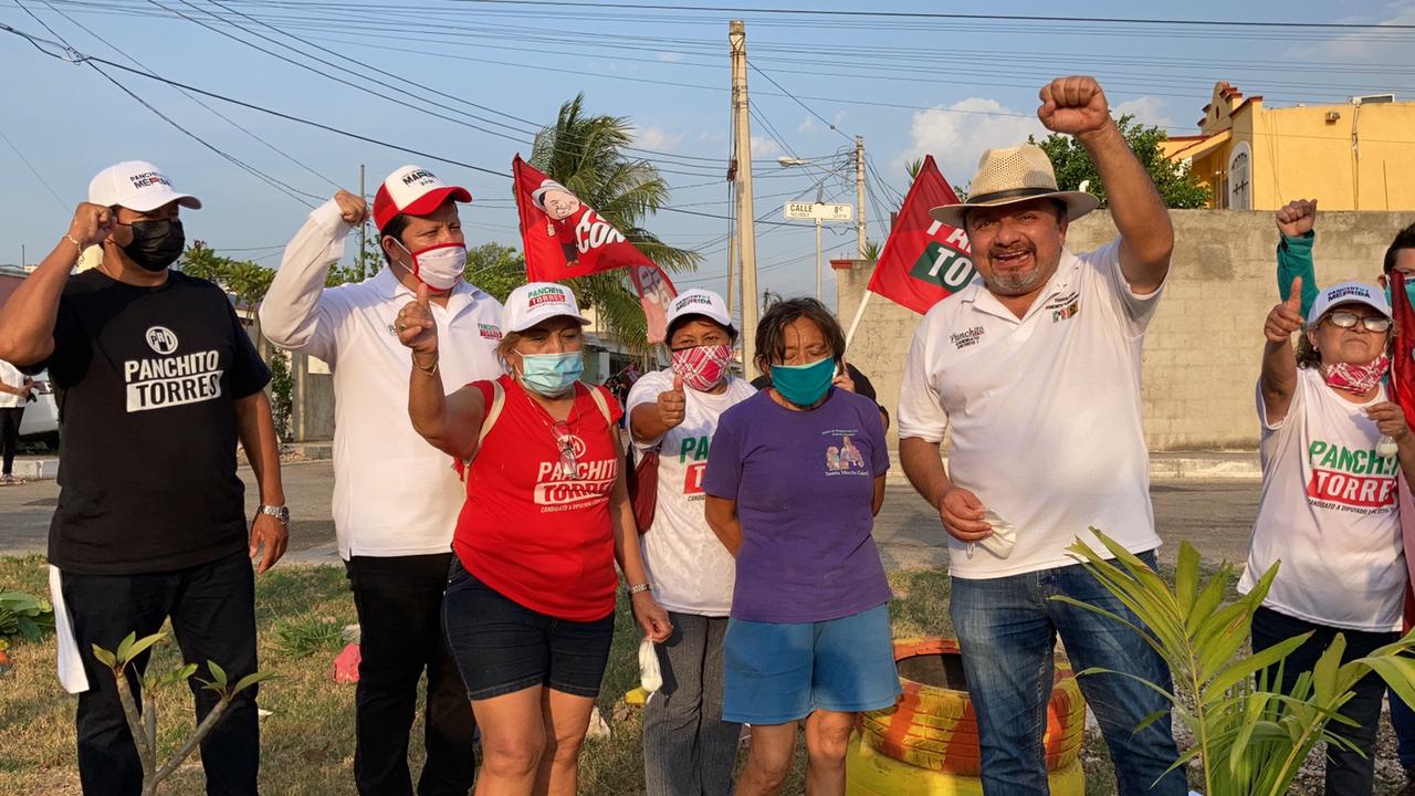 “Panchito” Torres se comprometa a impulsar huertos en colonias de Mérida